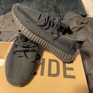 Yeezy Yeezy Boost 350 v2 Cinder